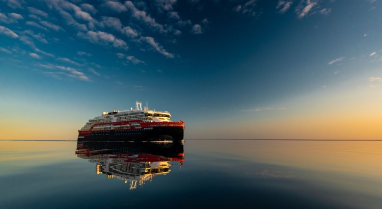 Hurtigruten Roald Amundsen Foto Karsten Bidstrup